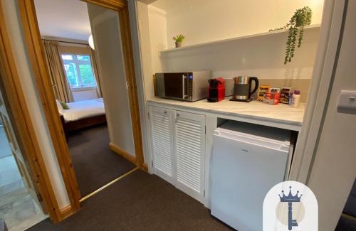 Hillingdon House | Beautiful Self-contained Cottage