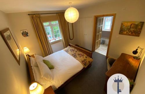 Hillingdon House | Beautiful Self-contained Cottage