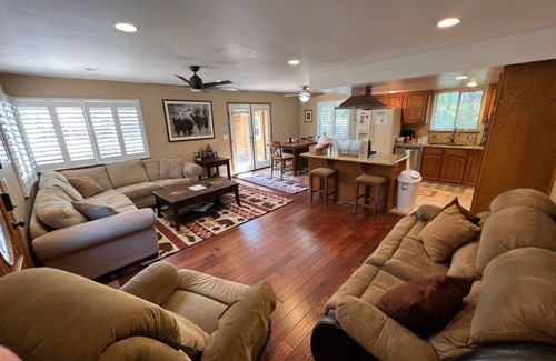 Lakehead House | Beautiful Shasta Lake House, Lakeshore, Sleeps 12 - Shasta Lakeshore Retreat #6