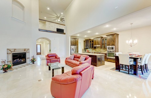 Las Colinas House | Beautiful Single Family Home in Irving/Las Colinas/DFW Area