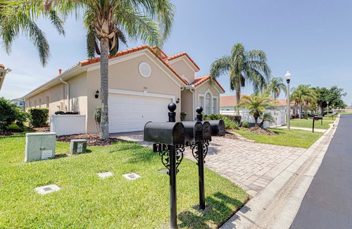 Tuscan Hills House | Beautiful Single Floor Private 5 BR, 4 BA Villa only 12-15 minutes from Disney