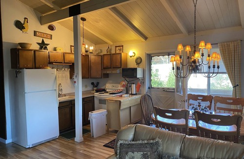 Tannersville Ski Chalet | Beautiful Ski and hike Chalet sleeps 20