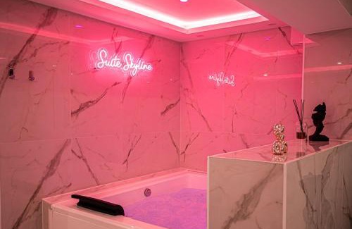 Le Chou Apartment | Beautiful Skyline Suite 30 minutes from Paris!