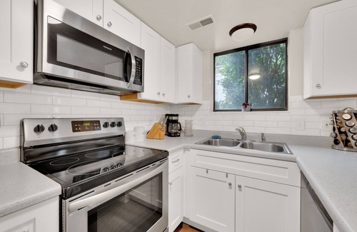 Canyon Rim House | Beautiful SLC Secluded Townhome - perfect location for work or play
