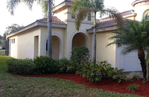 Estero Villa | Beautiful South Facing Villa on Lake