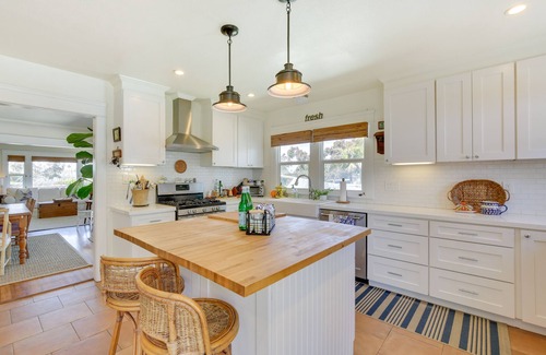 Fire Mountain House | Beautiful South Oceanside Bungalow: 1 Mi to Beach!