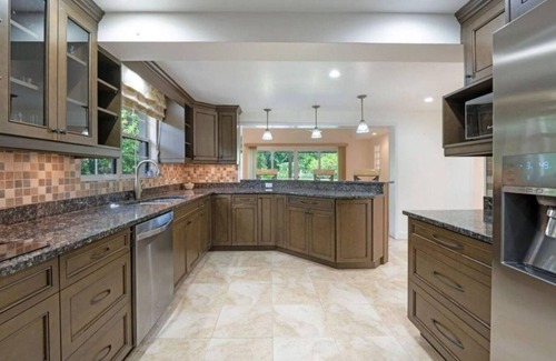 George Town House | Beautiful South Sound 4 BR Home w/Pool. Close to Smith's Cove and George Town.