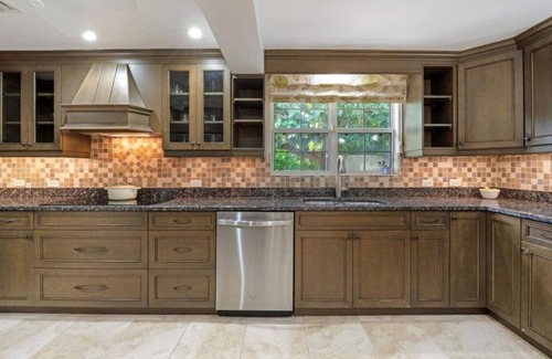 George Town House | Beautiful South Sound 4 BR Home w/Pool. Close to Smith's Cove and George Town.