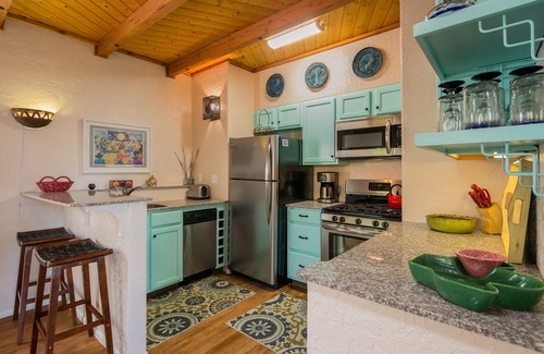 Nob Hill House | Beautiful southwest casita in walking distance to historic Nob Hill on Route 66.