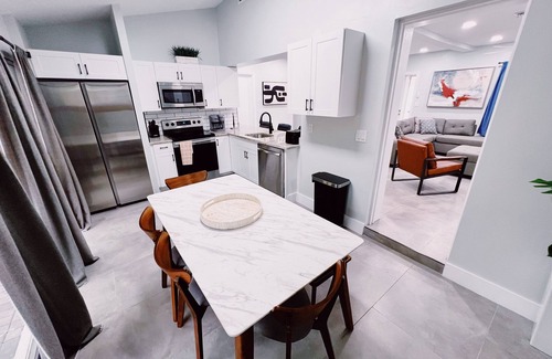 Lake Ridge House | Beautiful, Spacious & Affordable Home in FLL
