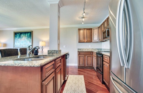 Treasure Island Condo | Beautiful, spacious Condo with Spectacular Beach to Bay Views