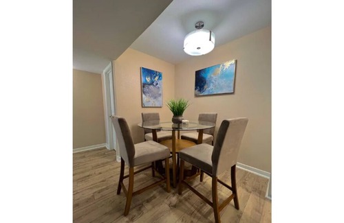 Brookhollow Apartment | Beautiful/Spacious 2 Bedroom Houston near Galleria