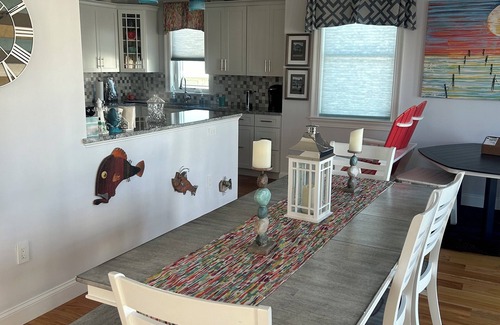 Green Creek House | Beautiful, spacious 4 BR, 3.5 bath house located in the heart of North Wildwood