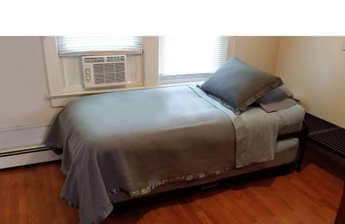 Long Beach Apartment | Beautiful, Spacious Apartment Unit near Beach with King Bed and Washer & Dryer