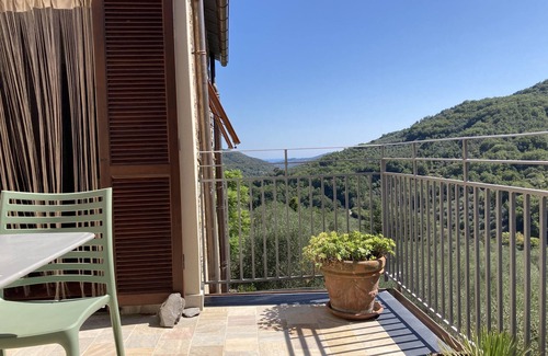 Dolcedo House | Beautiful, spacious apartment in a natural stone house with sea view in Val Prino.