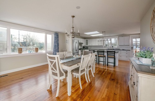 West Haven House | Beautiful, Spacious, Beachfront Home - Perfect for Entertaining Family & Friends