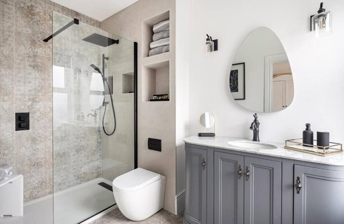 Felixstowe House | Beautiful Spacious Beach Home Newly Renovated