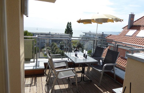 Grossenbrode Apartment | Beautiful spacious penthouse (96 sqm) 2 roof terraces, sea views, SKY