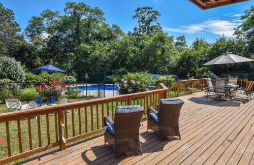 Eastham House | Beautiful Spacious Family Retreat w Pool