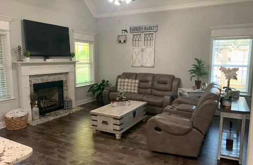 Byron Villa | Beautiful Spacious Farmhouse Home W/ outdoor space