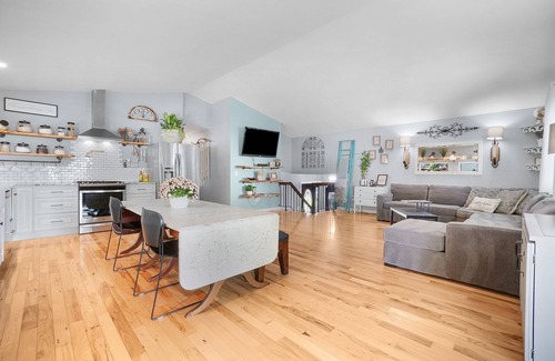 St. Peters House | Beautiful+Spacious+FencedYard🐕Grill+Patio+Walk2Park+27MileBikeTrail🚴‍♀️