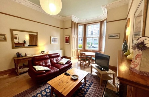 Newington Apartment | Beautiful Spacious Ground Floor Newington flat