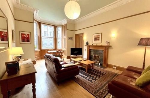 Newington Apartment | Beautiful Spacious Ground Floor Newington flat