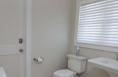 Osbornsville House | Beautiful, spacious home with fantastic water views - perfect for families