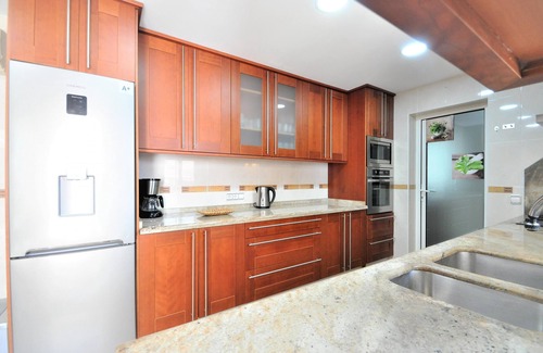 Marratxi House | Beautiful spacious holiday home for families with a big swimming pool and garden - Free Wifi