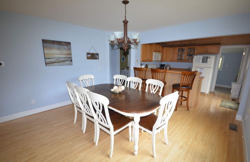 Northport Cottage | Beautiful, spacious home in the village. Walk to everything. Air conditioning