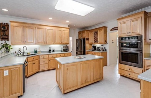 Bermuda House | Beautiful Spacious home on James River, dock/lift