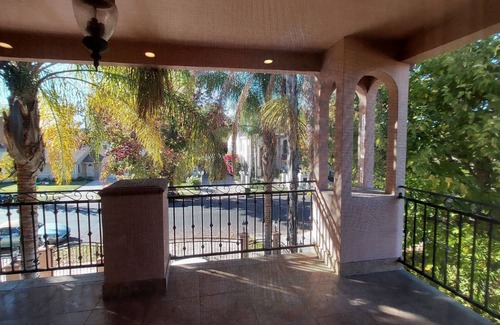 Encino House | Beautiful spacious home/salt water pool in Encino.