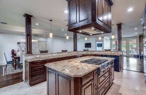 Irving House | Beautiful Spacious Home with Private Pool and Hot Tub Easy Trip from Airport