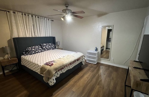 Visalia House | Beautiful spacious home perfect for summer vacation