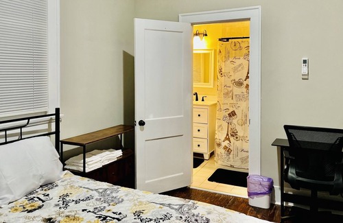 Wilson Apartment | Beautiful Spacious Home in Historic District