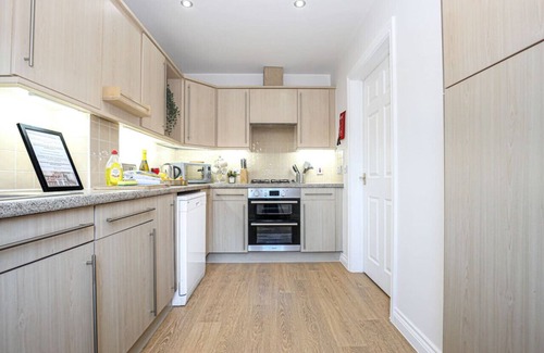 Northampton House | Beautiful & Spacious House - Free Parking & Wifi