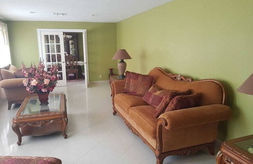 Windsor Park House | Beautiful Spacious Luxurious Home