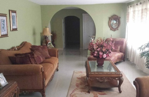 Windsor Park House | Beautiful Spacious Luxurious Home