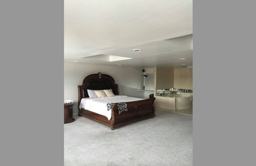 Marine Park Condo | Beautiful Spacious Master BedRoom