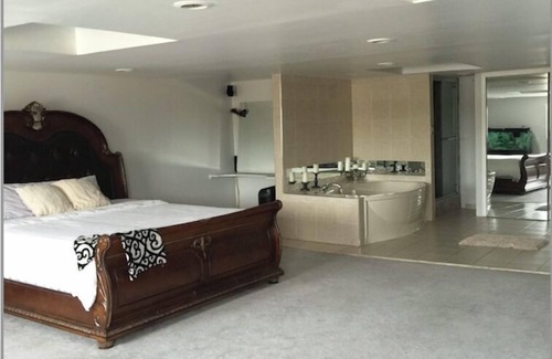 Marine Park Condo | Beautiful Spacious Master BedRoom