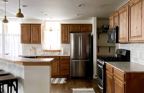 North Park City Condo | Beautiful, Spacious Moose Lodge Condo! 2 Blocks from PCMR!