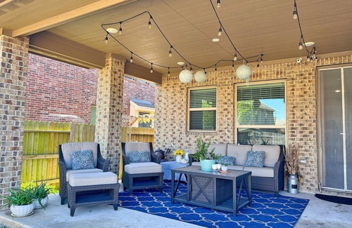 Sugar Land House | Beautiful Spacious Modern Home in Sugar Land