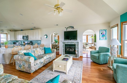 South Nags Head House | Beautiful & Spacious Oceanfront Nags Head Home