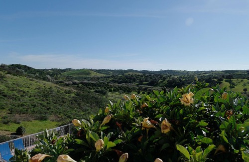 Pisa Barro de Baixo Villa | Beautiful, spacious villa with solar pool & games room