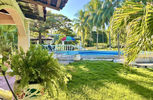 Acajutla Villa | Beautiful & spacious Rancho -- 2 min Walk to Beach Front
