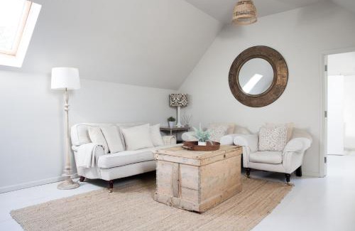 Emberton Apartment | Beautiful spacious rural retreat 1 bedroom self contained annex