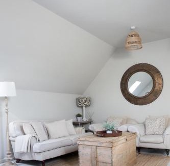 Emberton Apartment | Beautiful spacious rural retreat 1 bedroom self contained annex