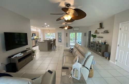 Venetian Shores House | Beautiful, Spacious, Single Story Home - Islamorada