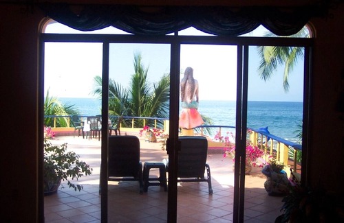 Los Ayala Villa | Beautiful Spacious Suite with Large Terrace with Spectular View on a Sandy Beach