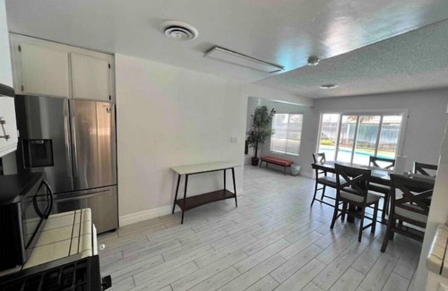 Bakersfield House | Beautiful spacious home +Pool